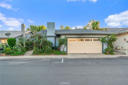 5762 Sky Meadow St, Jurupa Valley, CA, 92509-6660 | Card Image