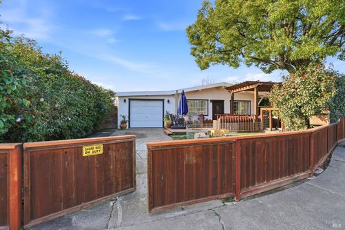 11 Montclair Ct, Petaluma, CA, 94954-3428 | Card Image