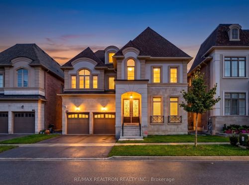 209 Hillsview Dr, Richmond Hill, ON, L4C4L8 | Card Image