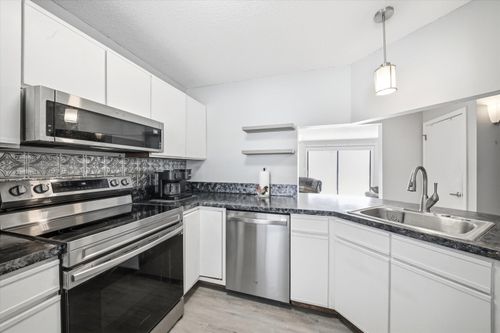 b-39 Apple Ln, Hollis, NH, 03049-6311 | Card Image