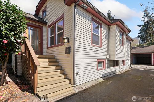 5718 25th Avenue Ne, Seattle, WA, 98105 | Card Image