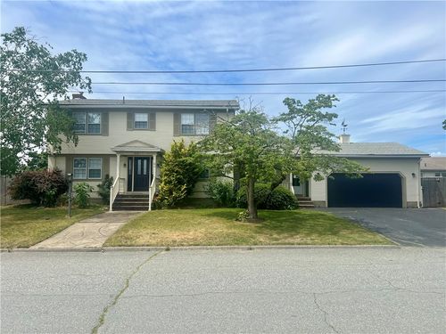 45 Rosemary St, Cranston, RI, 02920-8157 | Card Image