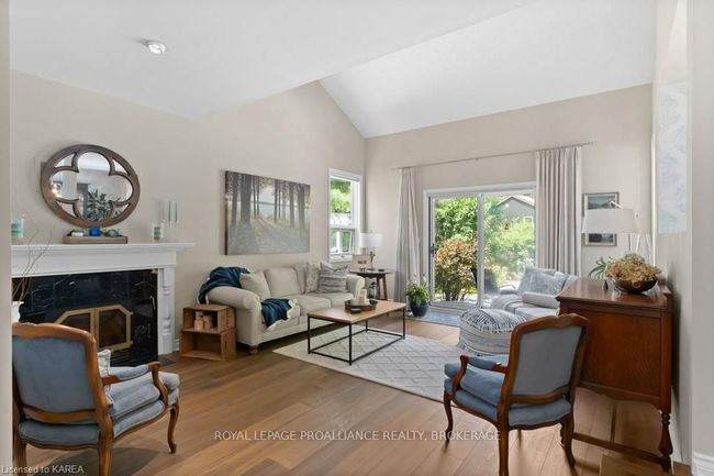 8 Forest Dr, House other with 3 bedrooms, 3 bathrooms and 6 parking in Kingston ON | Image 4