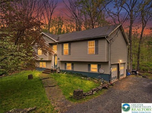 1197 Hunters Woods Dr, East Stroudsburg, PA, 18301-7609 | Card Image