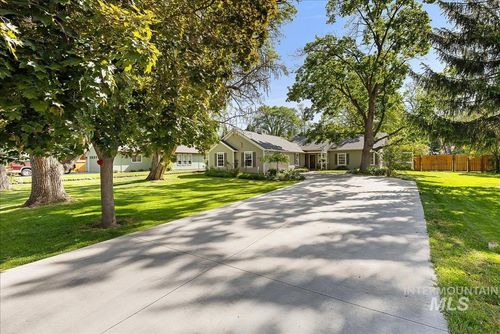 3602 N Tamarack Dr, Boise, ID, 83703-4552 | Card Image