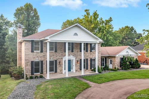 12817 Pointe Dr, Saint Louis, MO, 63127-1743 | Card Image