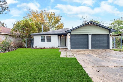 713 7th St, La Porte, TX, 77571-4933 | Card Image