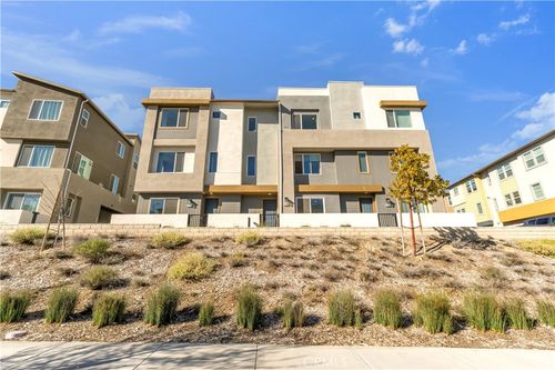 27582 Manzanita Way, Valencia, CA, 91381-2196 | Card Image