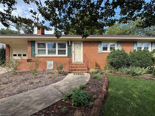 118 Avondale Dr, Lexington, NC, 27295-2102 | Card Image