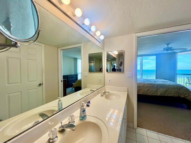 APT-404 - 3880 N Highway A1a, Condo with 2 bedrooms, 2 bathrooms and null parking in Hutchinson Island FL | Image 18