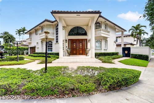 8560 Nw 164th St, Miami Lakes, FL, 33016-6150 | Card Image