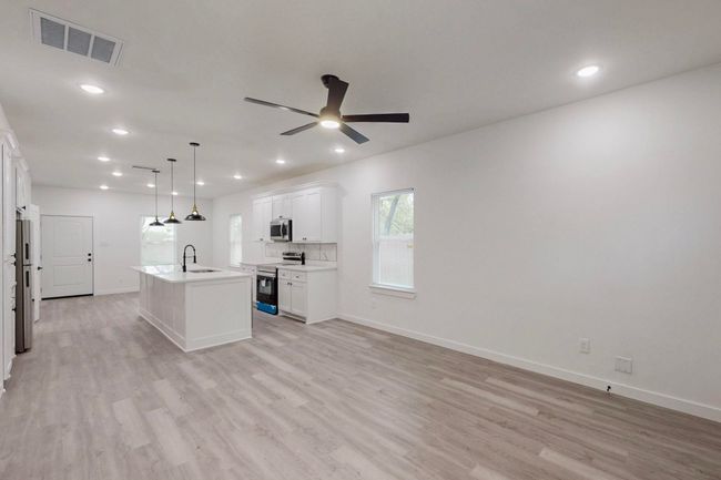 A - 1213 Mill St, House other with 3 bedrooms, 3 bathrooms and null parking in Gainesville TX | Image 15