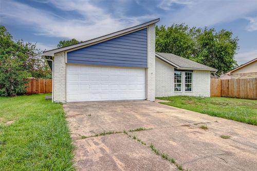 19 Ranch House Loop, Angleton, TX, 77515-2722 | Card Image
