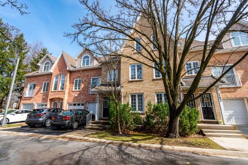 246-2075 Walkers Line, Burlington, ON, L7M4G7 | Card Image