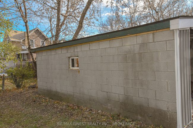 623 Macdonnell St, House other with 3 bedrooms, 1 bathrooms and 3 parking in Kingston ON | Image 40