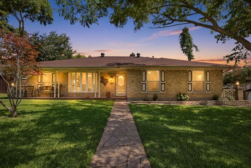 1425 Vicki Ln, Cedar Hill, TX, 75104-3009 | Card Image