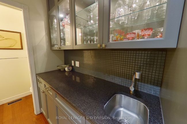 310 - 1742 Ravenwood Dr, Condo with 3 bedrooms, 3 bathrooms and 2 parking in Peterborough ON | Image 11