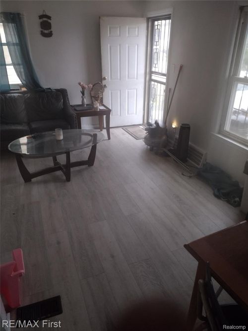 8845 Pierson St, Detroit, MI, 48228-1625 | Card Image