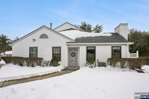 79 Konight Ct, Mahwah, NJ, 07430-2960 | Card Image