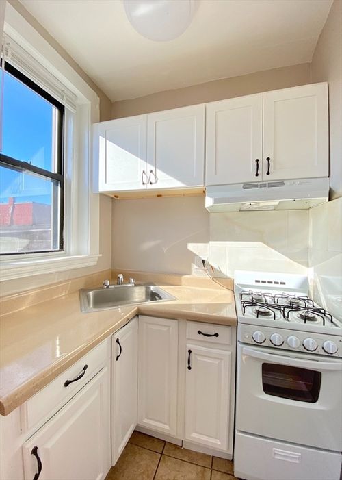 33-124 Central Ave, Lynn, MA, 01901-1013 | Card Image