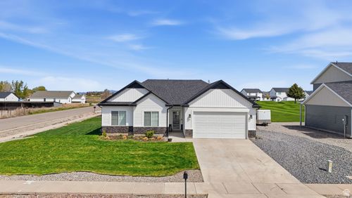 117 E Eagle Way, Preston, ID, 83263-5704 | Card Image