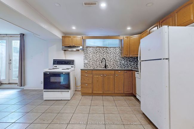 15 Waxham Rd, House other with 4 bedrooms, 2 bathrooms and 4 parking in Etobicoke ON | Image 25