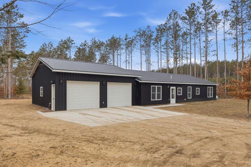 12793 60th Ave, Mecosta, MI, 49332-9628 | Card Image