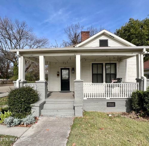 601 Gill Ave, Knoxville, TN, 37917-7233 | Card Image
