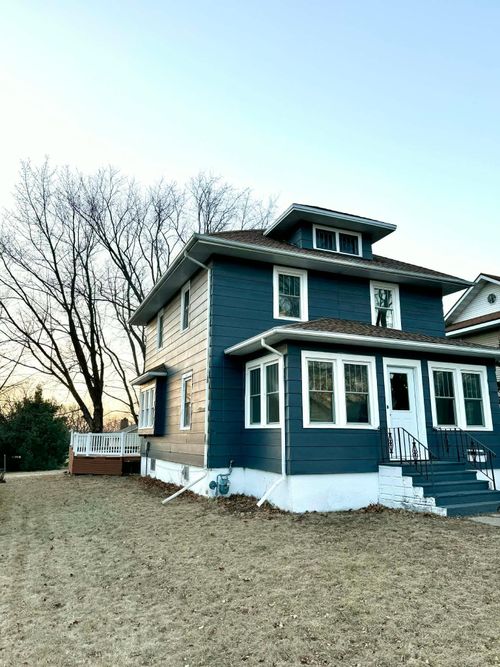 102 4th St N, Northwood, IA, 50459-1326 | Card Image