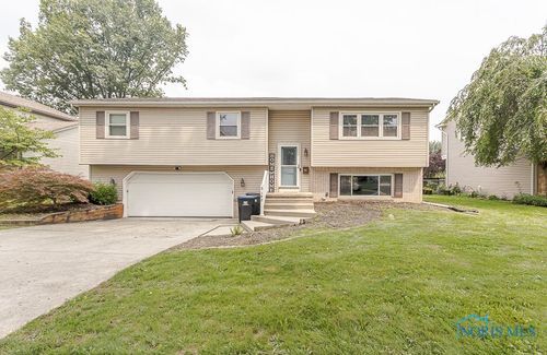 3147 Hazelton Dr, Oregon, OH, 43616-2335 | Card Image
