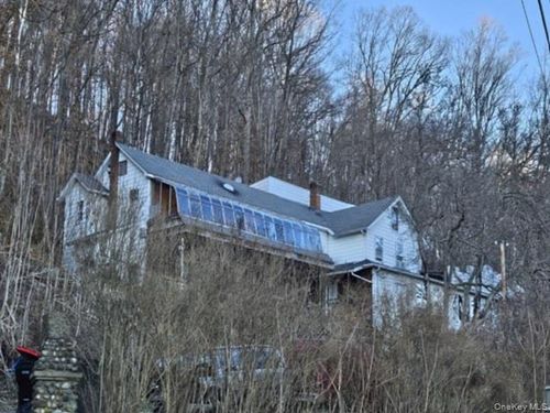 37 Tomahawk St, Amawalk, NY, 10501-7704 | Card Image
