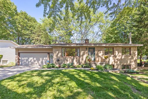 5414 Newcastle Drive Se, Kentwood, MI, 49508 | Card Image