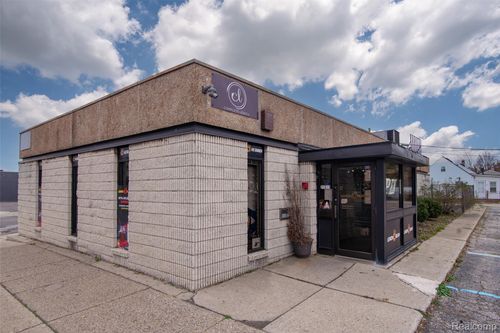 21511 Van Dyke Ave, Warren, MI, 48089-2946 | Card Image