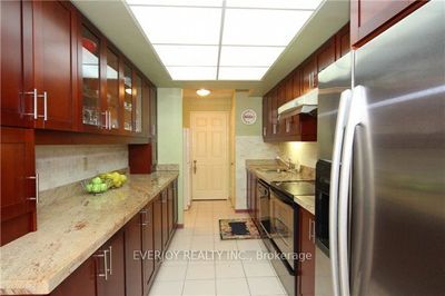 211 St Patrick St, Condo with 3 bedrooms, 2 bathrooms and 1 parking in Toronto ON | Image 2