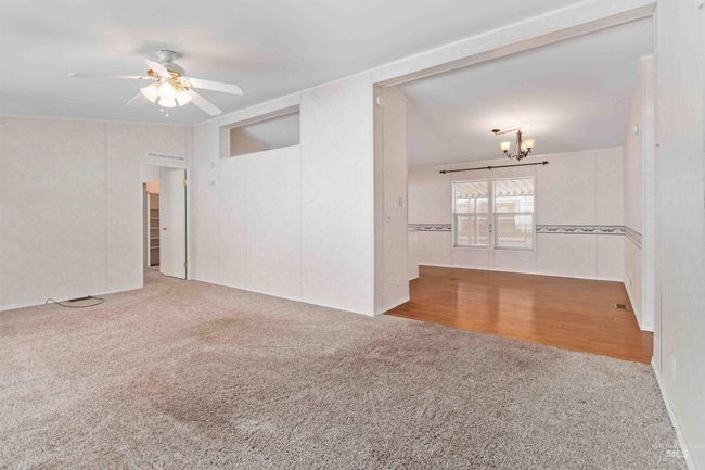 TRLR-57 - 9390 W Ustick Rd, Home with 3 bedrooms, 2 bathrooms and 2 parking in Boise ID | Image 4