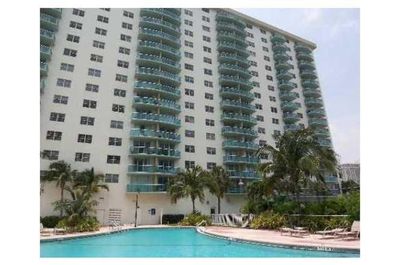 602 - 19380 Collins Ave, Condo with 2 bedrooms, 2 bathrooms and null parking in Sunny Isles Beach FL | Image 1