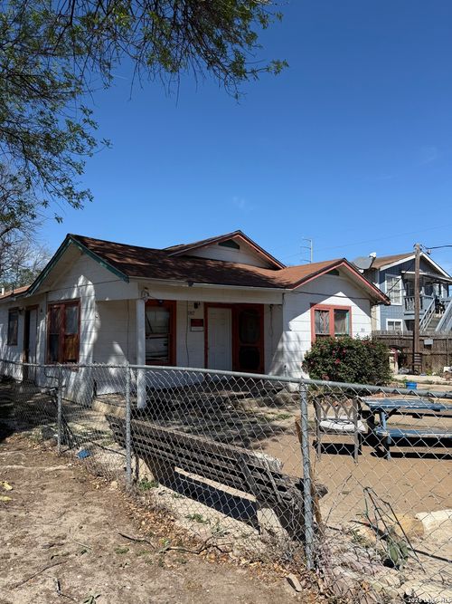 1915 Pasadena, San Antonio, TX, 78201-4308 | Card Image