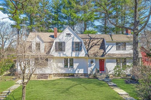 142 Wellesley St, Weston, MA, 02493-1555 | Card Image