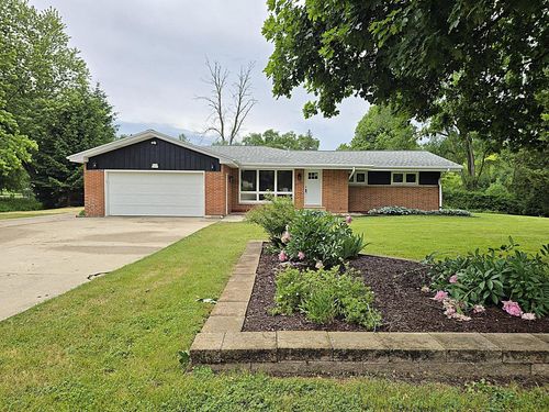 W136N7015 Claas Road, Menomonee Falls, WI, 53051 | Card Image