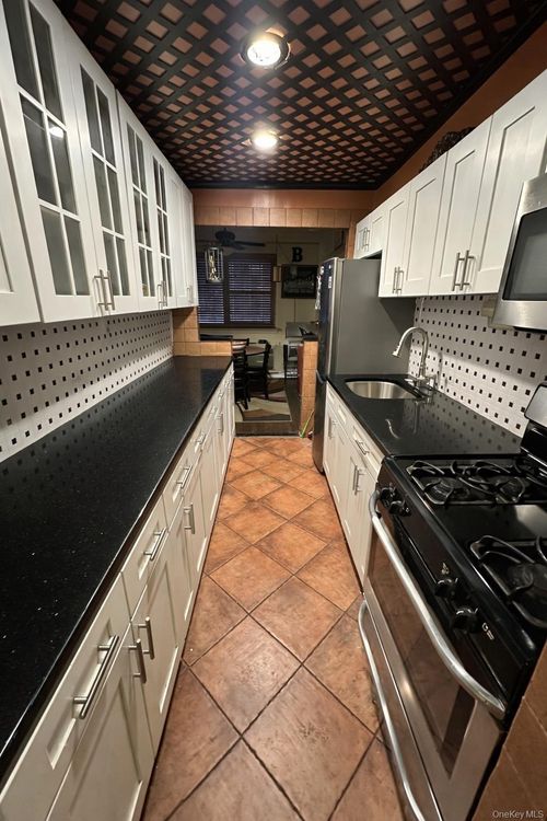 apt-5l-153-25 88th St, Howard Beach, NY, 11414-2158 | Card Image