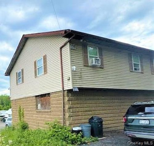 east-109 Caesars Ln, New Windsor, NY, 12553-7742 | Card Image