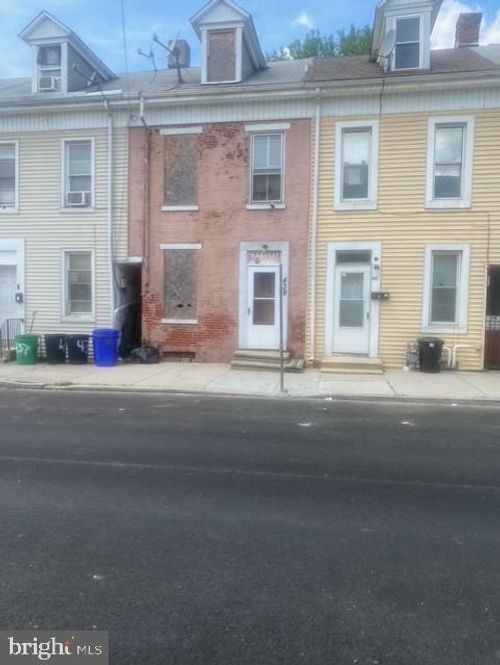 439 Walnut St, YORK, PA, 17403-1324 | Card Image