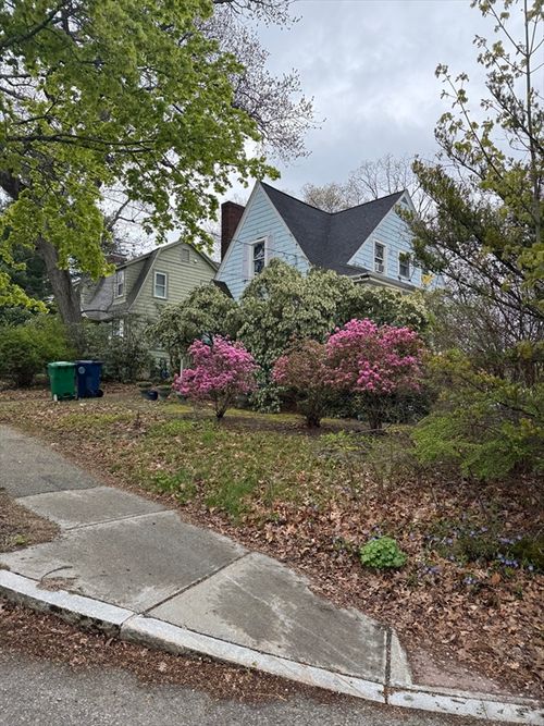 1297 Walnut St, Newton, MA, 02461-1853 | Card Image