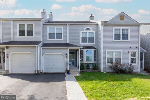 33 Skyview Way, NEWTOWN, PA, 18940-1191 | Card Image