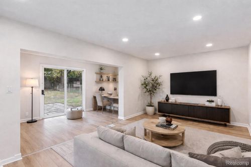 35304 Simco Dr, Clinton Township, MI, 48035-2494 | Card Image