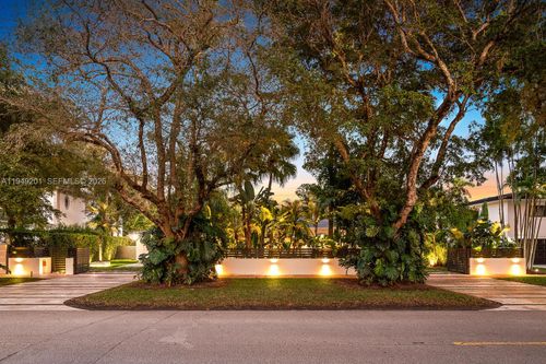5907 Riviera Dr, Coral Gables, FL, 33146-2702 | Card Image