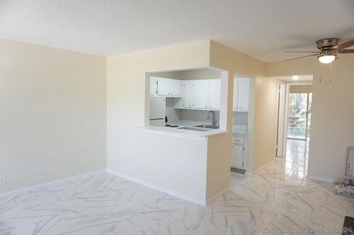 33 Windsor B, West Palm Beach, FL, 33417-2407 | Card Image