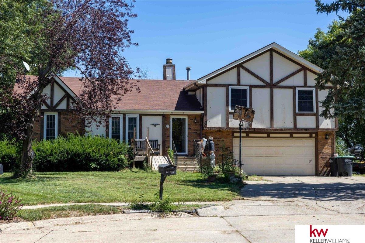 Cedar Cir, Omaha, NE 68144