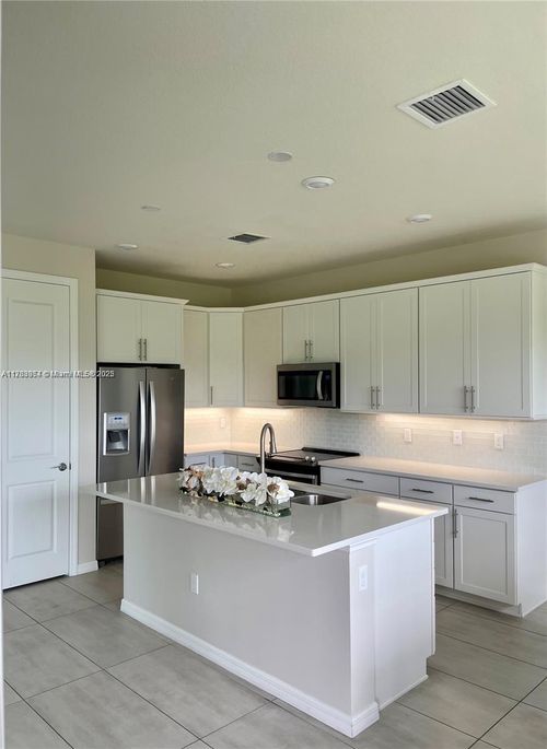 4615 Greenway Dr, Hollywood, FL, 33021-2144 | Card Image