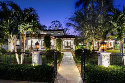 815 15th Ave Ne, St Petersburg, FL, 33704-4803 | Card Image